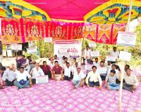 డిమాండ్ల సాధనకై పోరుబాటలో ఆర్టిసన్ కార్మికులు