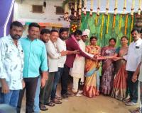 ఆడబిడ్డ పెళ్లికి అండగా సర్పంచ్ – పీచరలో నగదు సహాయం