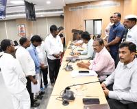 పాత టౌన్ హాలు వినియోగంపై కలెక్టర్‌కు వినతి.