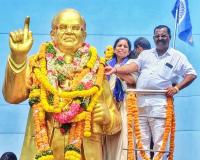 అంబేద్కర్ జయంతి సందర్భంగా విగ్రహానికి ఘన నివాళులు.