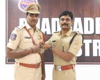 సేవలకు గుర్తింపు – ఇద్దరు ఏఎస్ఐలకు ఉత్తమ సేవ పథకం.