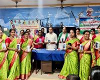 అంగన్వాడి టీచర్లకు ఉచిత స్మార్ట్‌ఫోన్లు.