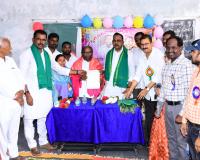 ఉద్యోగ విరమణ పొందిన ఉపాధ్యాయుడు దేవేందర్‌కు ఘన సన్మానం.