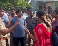 హుజురాబాద్ ఆర్టీసీ డిపోలో ఉద్రిక్త వాతావరణం.