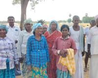 అల్వాల గ్రామంలో వరి కొనుగోలు కేంద్రాలను ఏర్పాటు చేయండి .