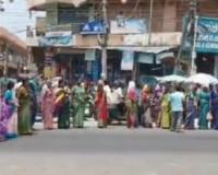 హుజురాబాద్‌లో కూరగాయల అమ్మకాలు బంద్ 