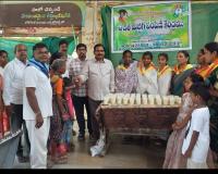 సత్యసాయి సేవా సమితి ఆధ్వర్యంలో ఉచిత మజ్జిగ పంపిణీ.