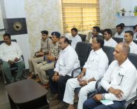 వ్యాపారులు సిసిటివి కెమెరాలను,ఆటోమాటిక్ అలారం సిస్టమ్ ఏర్పాటు చేసుకోవాలి .