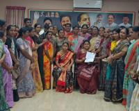డిమాండ్ల సాధనకు వీఓఏల సమ్మె బాట.