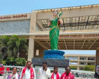 పేదల జీవనాధారంపై కేంద్రం దాడి .
