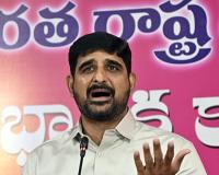 కరీంనగర్ జిల్లా హుజురాబాద్ లో రైతులకు ఎమ్మెల్యే పాడి కౌశిక్ రెడ్డి కీలక విజ్ఞప్తి చేశారు.