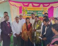 ప్రతిభావంతులైన విద్యార్థులకు సన్మానం.