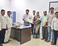 నిర్వాసితుల సమస్యల పరిష్కారానికి చర్యలు చేపట్టాలి.