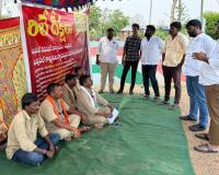 న్యాయమైన డిమాండ్లు పరిష్కరించాలి.. కార్మికులకు అండగా నిలిచిన మున్సిపల్ చైర్మన్.