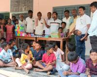 మాజీ సర్పంచ్ అనసూయమ్మ వర్ధంతి సందర్భంగా విద్యార్థులకు విద్యా సామగ్రి పంపిణీ.