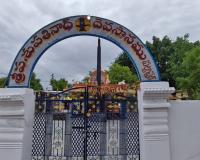 ఆలయ భూముల పరిరక్షణలో అధికారుల నిర్లక్ష్యం.
