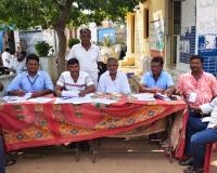 ఎస్‌ఐఆర్ నమోదు ప్రక్రియలో పాల్గొన్న బీఆర్‌ఎస్ నాయకులు.