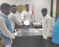 శిథిలావస్థలో ఎస్సీ బాలుర హాస్టల్.. కొత్త భవనం నిర్మించాలని కలెక్టర్‌కు వినతి.