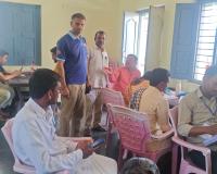వెల్టూరులో ఎస్‌ఐఆర్ కార్యక్రమాన్ని పరిశీలించిన తహసీల్దార్ మల్లికార్జున్.