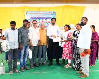 పదో తరగతిలో మండల టాపర్ దీప్తిని సన్మానించిన జిల్లా కలెక్టర్.