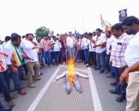 మోదీ నిరంకుశత్వానికి రాహుల్ గాంధీ అరెస్టే నిదర్శనం .
