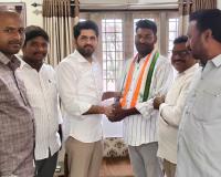బీఆర్ఎస్‌కు షాక్.. కాంగ్రెస్‌లో చేరిన సీనియర్ నాయకుడు శీలం ఉదయ్.