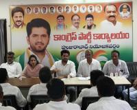 ప్రతి బూత్‌పై ప్రత్యేక దృష్టి సారించాలి: వొడితల ప్రణవ్.