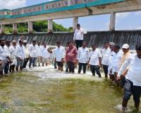 సవాల్ విసిరితే బీఆర్‌ఎస్‌ నాయకులు ఎక్కడ?