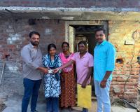 IIIT సీటు సాధించిన హాసినికి సర్పంచ్ ఆర్థిక సాయం.