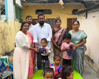 విద్యాభివృద్ధికి చేయూత.. అంగన్‌వాడి చిన్నారులకు కానుకలు.