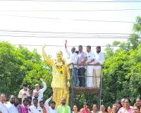 వైఎస్సార్ వర్ధంతి సందర్భంగా ఘన నివాళులు.