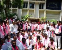 ఎమ్మెల్యేల అరెస్ట్‌పై భగ్గుమన్న బీఆర్ఎస్.