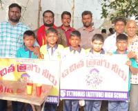 రత్నగిరి జాతరలో భక్తులకు సేవలందించిన సెయింట్ థామస్ విద్యార్థులు.