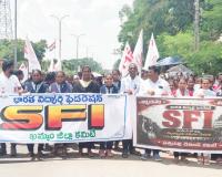 స్కాలర్‌షిప్‌లు, ఫీజు రీయింబర్స్‌మెంట్‌ విడుదల చేయాలి.!