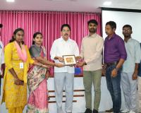 ముల్కనూర్ సహకార ప్రగతిపై గ్రూప్–2 అధికారులకు అవగాహన.