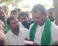వెల్టూర్‌ స్టేజి వద్ద ఎక్స్‌ప్రెస్‌ బస్సులు ఆపాలి.