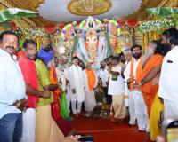 ఆ విఘ్నేశ్వరుడి  ఆశీస్సులు ప్రజలందరిపై ఉండాలి.