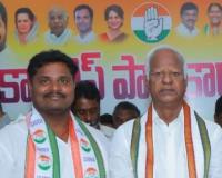 బీఆర్ఎస్‌ను వీడి కాంగ్రెస్‌లో కొనసాగుతున్న వలసలు.
