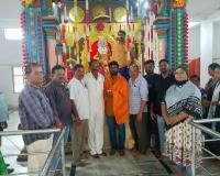 సాయిబాబా ఆలయంలో అన్నదానం.