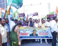 ఓట్ల చోరీపై కేంద్రం సమాధానం చెప్పాలి.