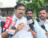 రూ.50 వేలు ఇచ్చిన వారికే ఇందిరమ్మ ఇళ్లు ఇస్తున్నారని ఆరోపణ.