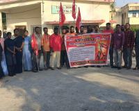 రైల్వే కార్మికుల సమస్యలు పరిష్కరించాలి.