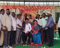 విద్యాధికారి మంజులతకు జర్నలిస్టుల శుభాకాంక్షలు.