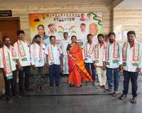గులాబీకి గుడ్‌బై.. కాంగ్రెస్‌లోకి బీఆర్ఎస్ నేతలు.