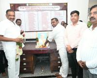 గాంధీజీ సిద్ధాంతాలే సమాజానికి మార్గదర్శకం.
