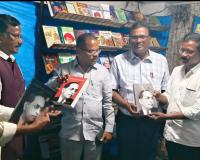నవ తెలంగాణ పుస్తక భవన్‌ను సందర్శించిన జిల్లా విద్యాశాఖ అధికారి.