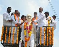గాంధీ ఆశయాలను మోదీ ప్రభుత్వం ఆచరిస్తోంది.