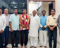 ఎంబీబీఎస్ సీటు సాధించిన విద్యార్థికి ఘన సన్మానం.