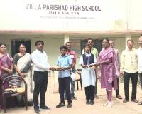 సోదరి జ్ఞాపకార్థం స్పోర్ట్స్ కిట్ల పంపిణీ.