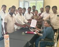 కుమ్మరి వృత్తిని కాపాడాలి.